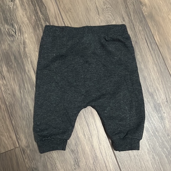 Disney Best Pals sweats outfit 6/9 months - Picture 3 of 5